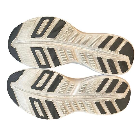 APL TechLoom Pro Running Sneaker Men’s 7 Black / White / Gum Walking Comfort - Picture 14 of 16